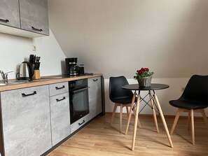 Fridge, oven, stovetop, electric kettle