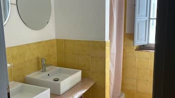 Family Suite, Mountain View | Bathroom