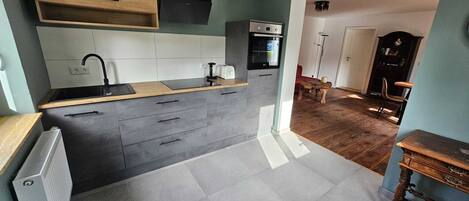 Kühlschrank, Ofen, Herdplatte, Geschirrspüler