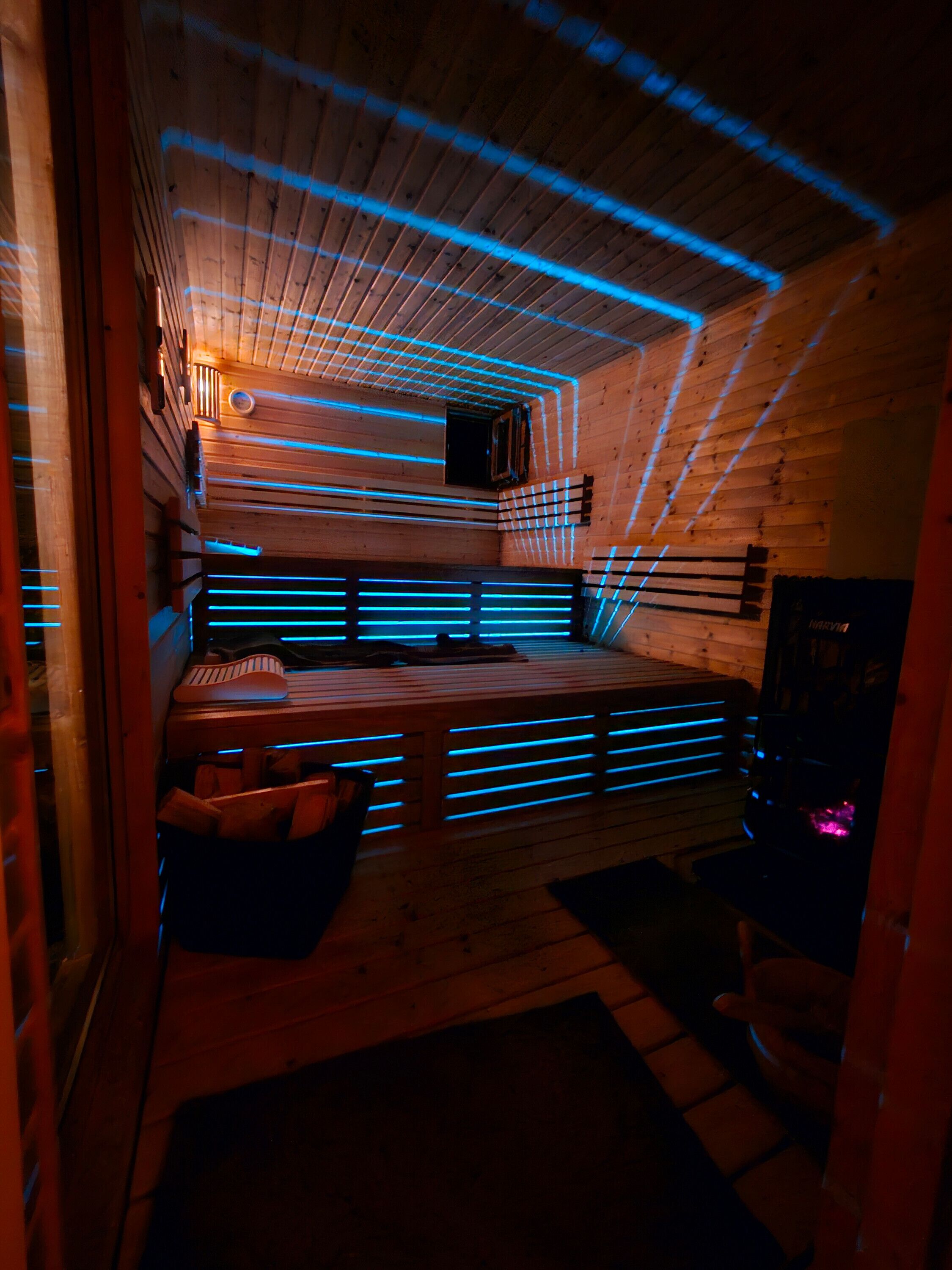 المنشأة من الداخل