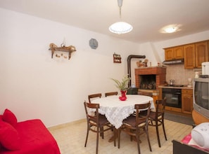 House (House B - 45 m from The Sea) | Living room | 32-inch flat-screen TV with cable channels - House B - 45m From the Sea (Vela Luka)