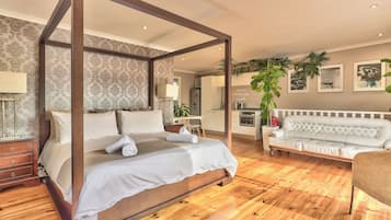 Comfort Cottage, Garden View | Iron/ironing board, free WiFi