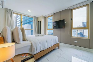 1 habitación, tabla de planchar con plancha y wifi