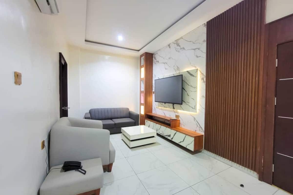 Business Suite | Ruang tamu