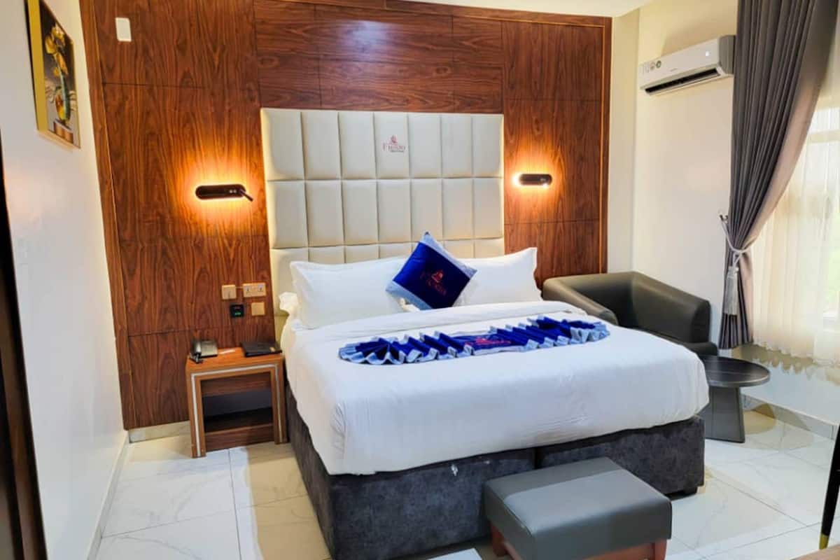 Deluxe Room | 1 bilik tidur, meja, ruang kerja komputer riba, Wi-fi percuma