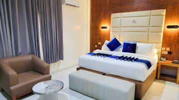 Executive Room | Desk, laptop workspace, free WiFi