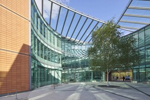 Miscellaneous - Contemporary Studio with free Parking in Bracknell (Bracknell)