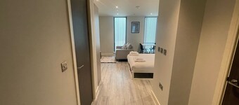 Contemporary Studio with free Parking in Bracknell