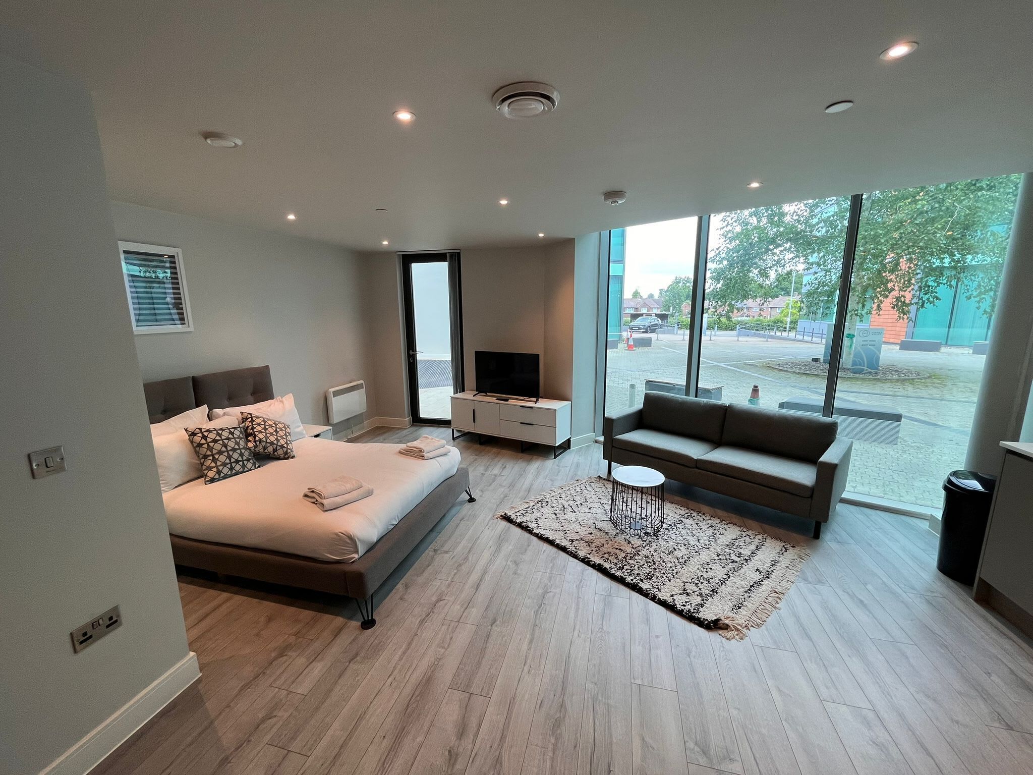 1 室のベッドルーム、アイロン / アイロン台、WiFi、ベ ッドシーツ