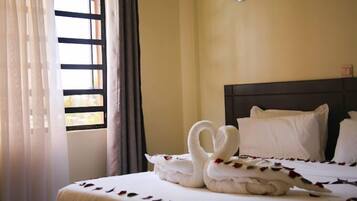 Double Room Single Use, City View