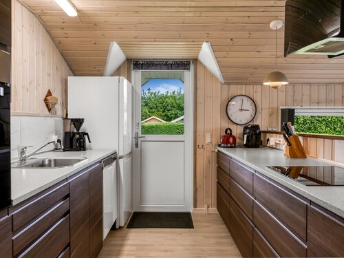 "Irlin" - 850m from the sea by Interhome