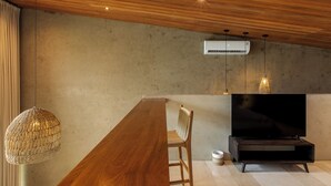 1 soverom, skrivebord, strykejern/-brett og wi-fi (inkludert)