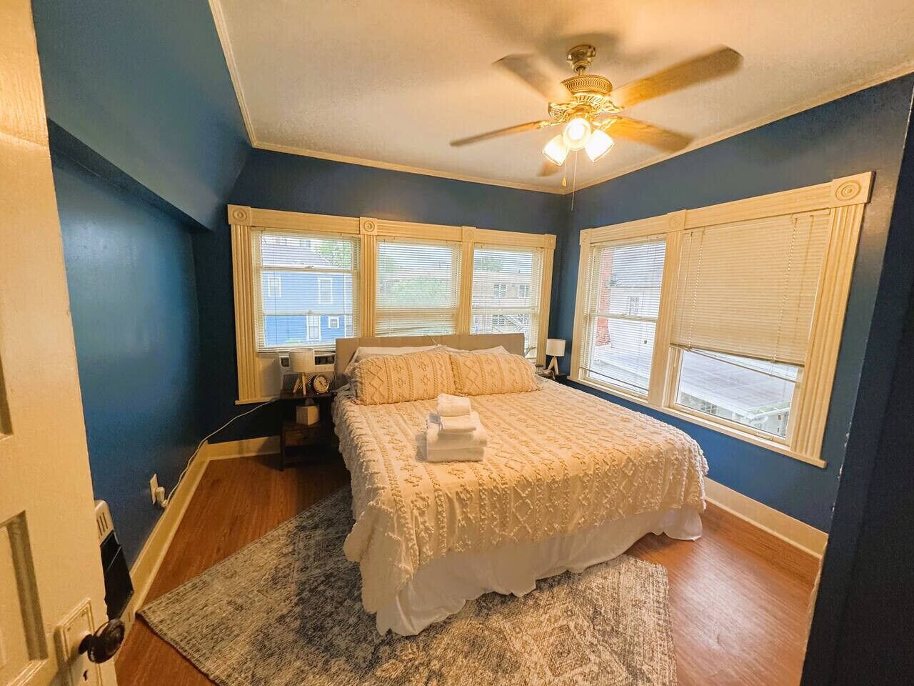 1 chambre, fer et planche à repasser, Wi-Fi gratuit, draps fournis