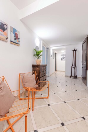 Interior - TurnKey | Old Town 5BR Loft Apartment (Praha 1)