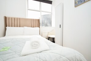 1 bedroom, desk, iron/ironing board, WiFi