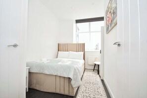 1 Schlafzimmer, Schreibtisch, Bügeleisen/Bügelbrett, WLAN