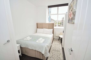 1 bedroom, desk, iron/ironing board, WiFi