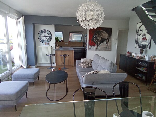 Living area - Quiet apartment overlooking the Vosges mountains (Colmar)