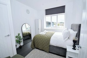 1 chambre, bureau, fer et planche à repasser, Wi-Fi