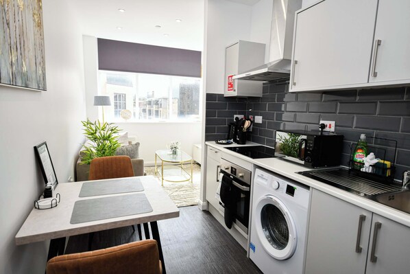 Fridge, microwave, oven, stovetop