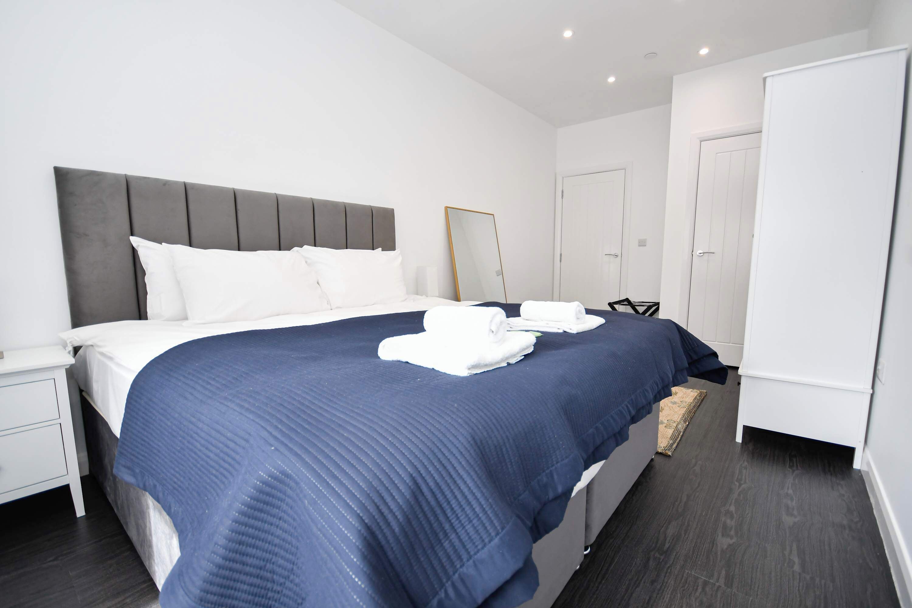 1 bedroom, desk, iron/ironing board, WiFi