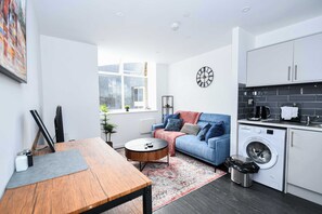 Interior - Compact & Stylish 1 Bedroom Apartment in Bradford (Bradford)