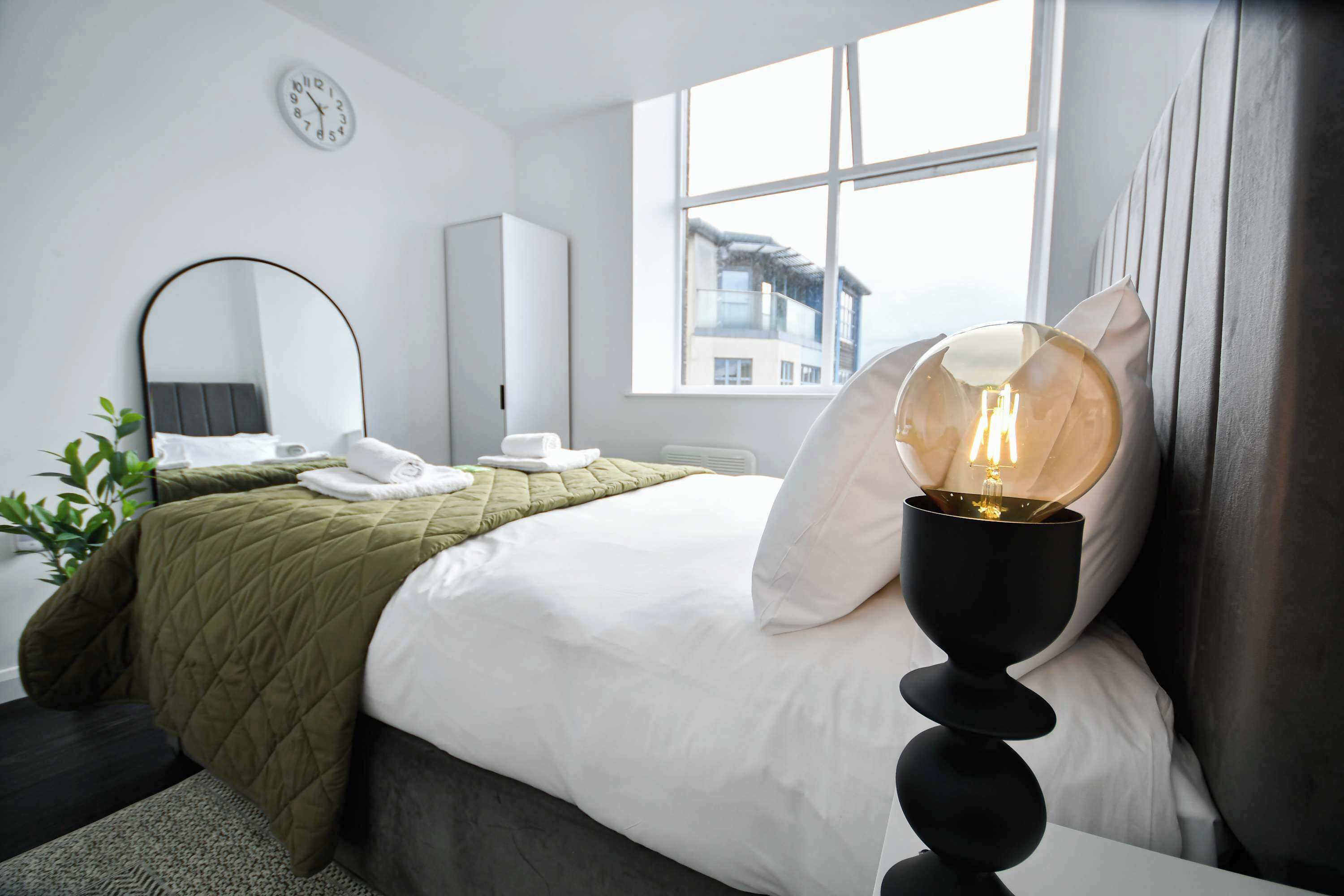 1 bedroom, desk, iron/ironing board, WiFi