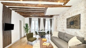Comfort Apartment, City View | Living area - 1550 Nazareth (Paris)