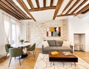 Appartement Confort, vue sur la ville | Aire de séjour