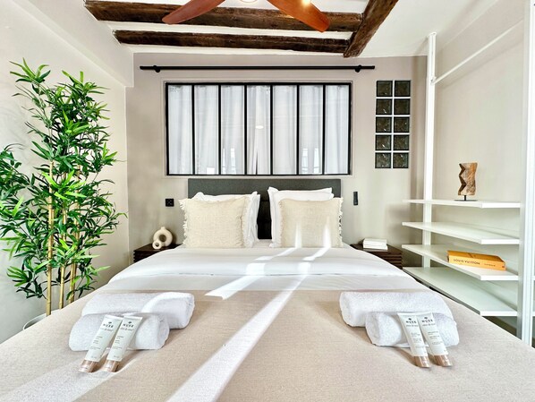 Comfort Apartment, City View