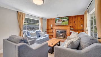 智能电视、壁炉、办公室