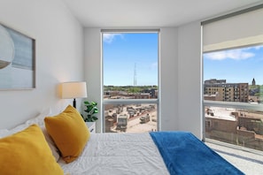 2 bedrooms, iron/ironing board, travel cot, free WiFi