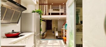 Shanghai Hills & Aromahome Modern Cottage Home Retreat