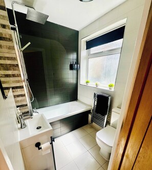Bungalow, 2 Bedrooms, Patio, City View | Bathroom - Peaceful Retreat in Southampton's Countryside (Southampton)
