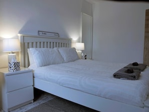 Room - Peaceful Retreat in Southampton's Countryside (Southampton)