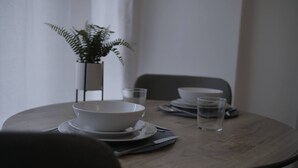 Bungalow, 2 chambres, patio, vue ville | Salle à manger
