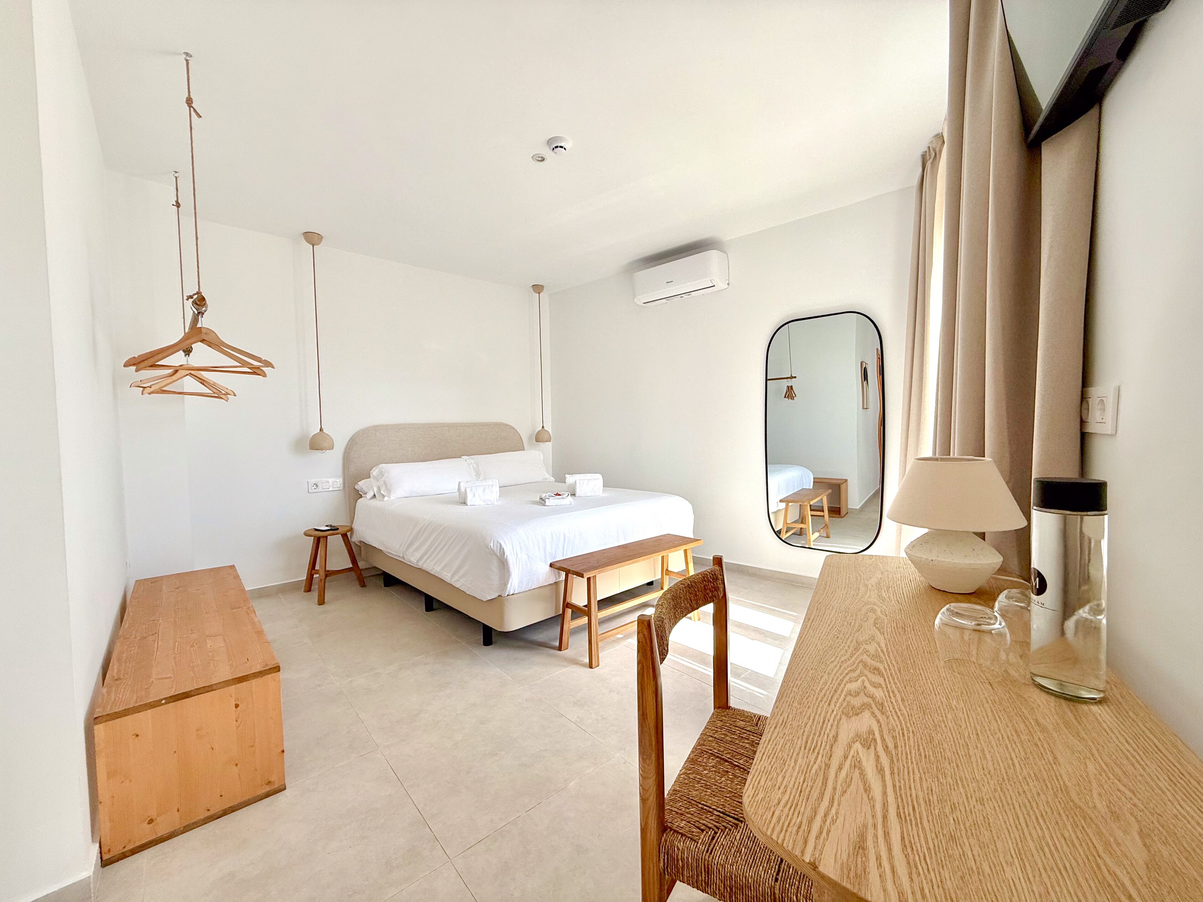 Rom – panorama, 1 queensize-seng, privat basseng, byutsikt | Allergitestet sengetøy, lydisolert og strykejern/-brett