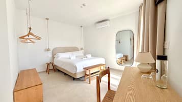 Rom – panorama, 1 queensize-seng, privat basseng, byutsikt | Allergitestet sengetøy, lydisolert og strykejern/-brett