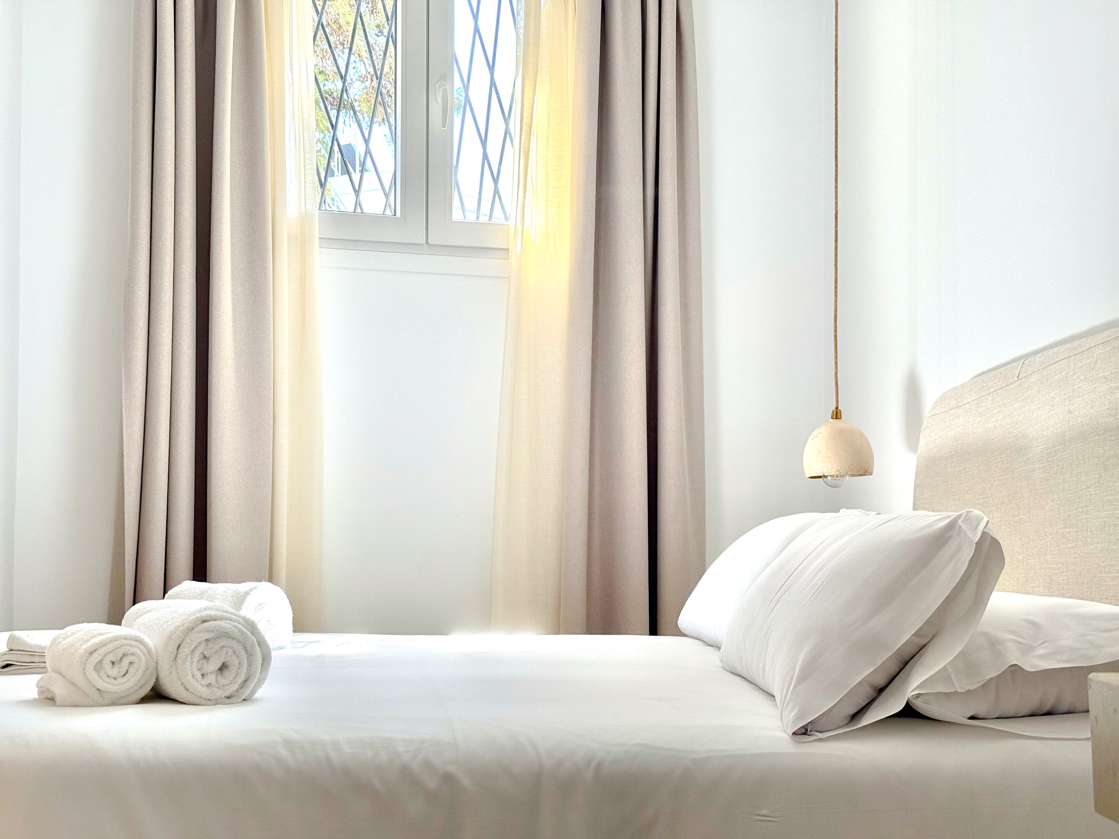 Comfort Δίκλινο Δωμάτιο (Double) | Υποαλλεργικά κλινοσκεπάσματα, ηχομόνωση, σίδερο/σιδερώστρα 