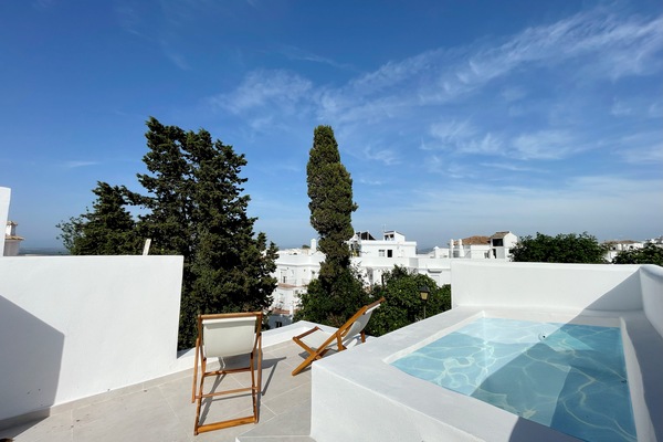 Habitació prèmium, 1 llit doble, piscina privada, vistes a la ciutat | Roba de llit hipoal·lergògena i habitacions insonoritzades