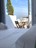 Habitación Premium, 1 cama doble, piscina privada, vistas a la ciudad | Ropa de cama hipoalergénica y sistema de insonorización