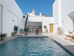 Outdoor pool, open 10:00 AM to 8:00 PM, sun loungers -  Hotel Boutique Maram - Adults Only (Vejer de la Frontera)