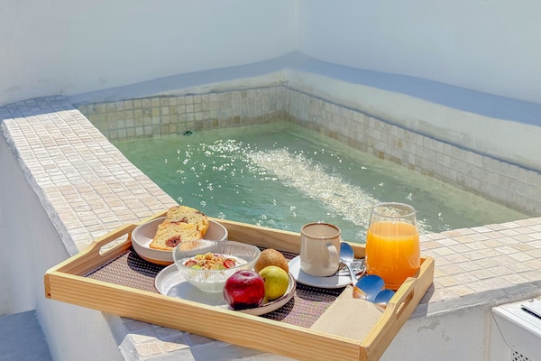 Panoramic Room, 1 Queen Bed, Private Pool, City View | Private pool