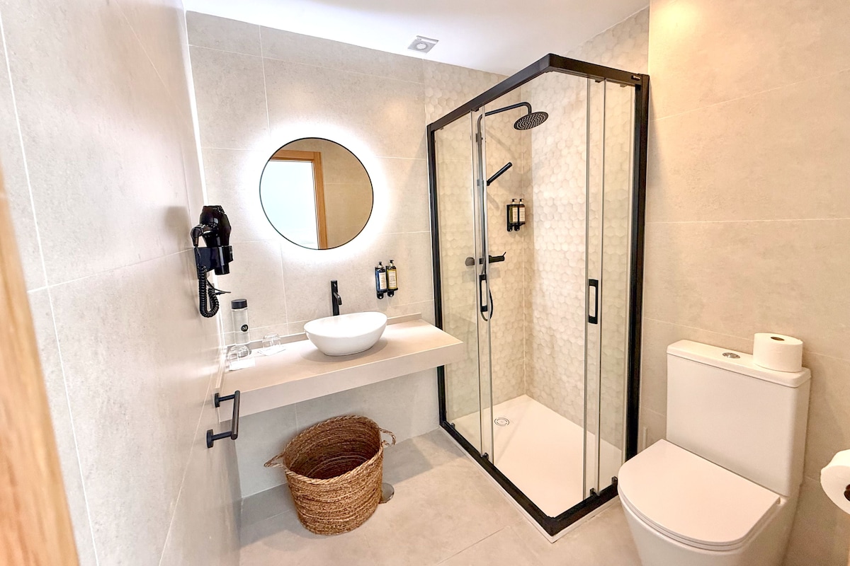 Double Comfort (2 Adults)
