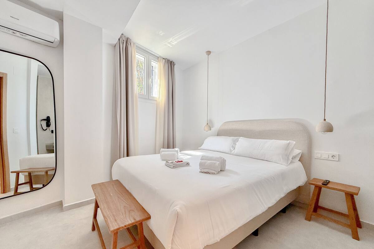 Hypo-allergenic bedding available, soundproofing
