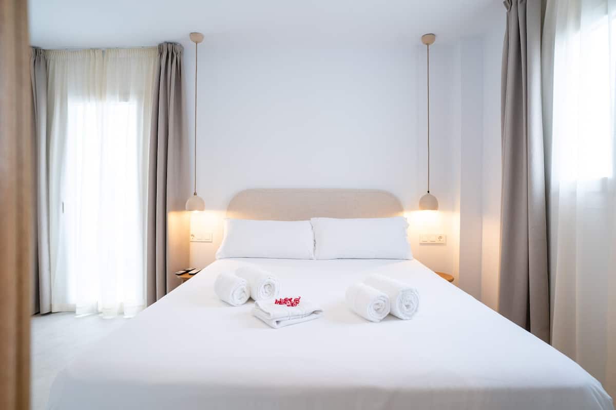 Chambre Double Deluxe, piscine privée | Literie hypoallergénique, chambres insonorisées