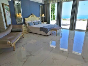 5 bedrooms, in-room safe, desk, iron/ironing board