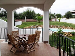 อพาร์ทเมนท์, วิวสวน | ลานระเบียง/นอกชาน