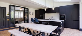 The Garden Home, by Veeve