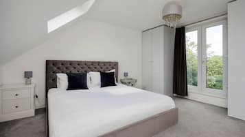 4 bedrooms, WiFi, bed sheets